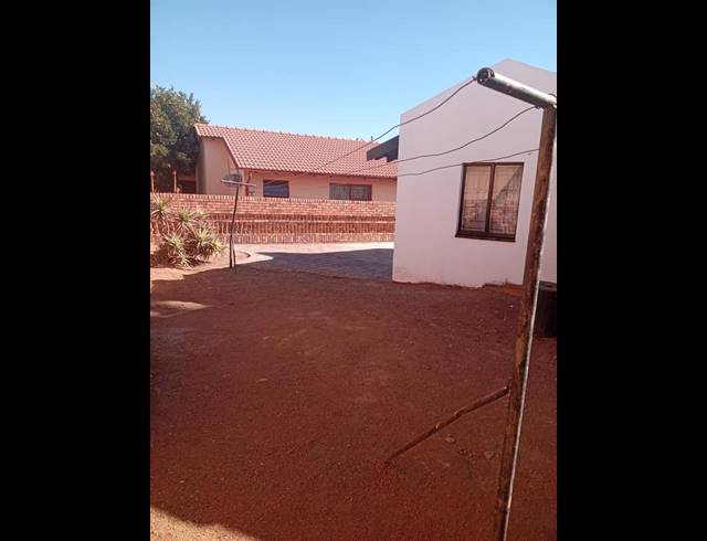 3 BEDROOM HOUSE FOR SALE IN LEBANON